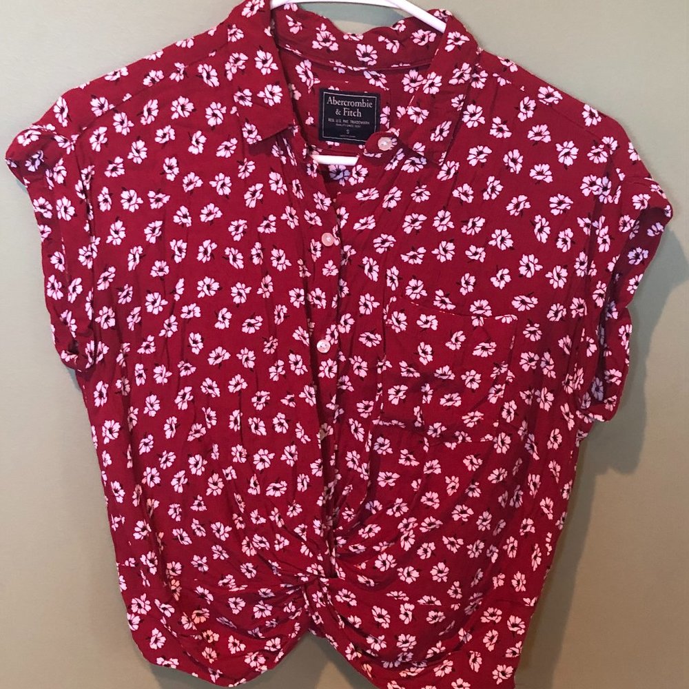 Abercrombie & fitch short sleeve flowered top